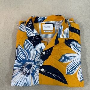 EUC Mens short sleeve button down Cactus Man Floral Shirt in Yellow and Blue